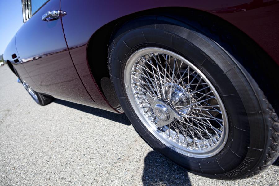 Детали экстерьера Aston Martin DB4 (DB4/794/L) 1962 года  (фото 26 из 29)